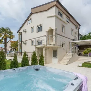 Stephany Apartament